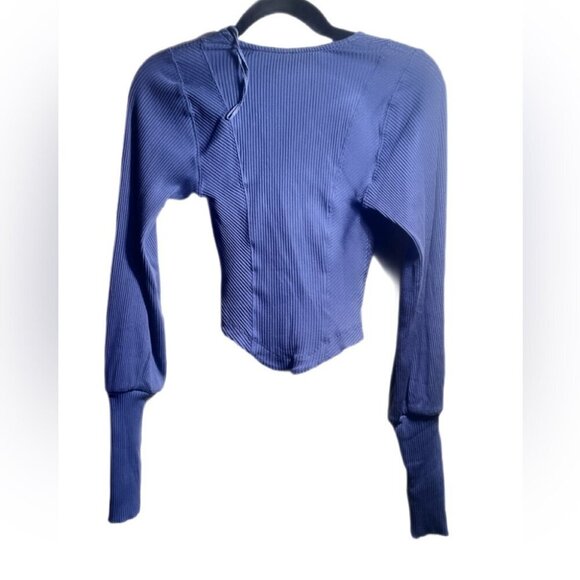 NWT Free People “Petra” long sleeve cotton seam detail blue stretch crop top S - Picture 3 of 3